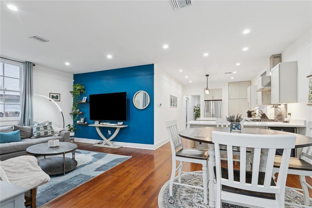 1921 CAMBRONNE Street