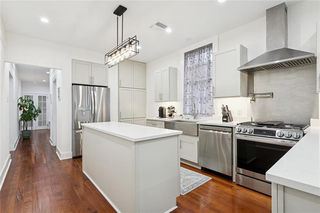 1921 CAMBRONNE Street