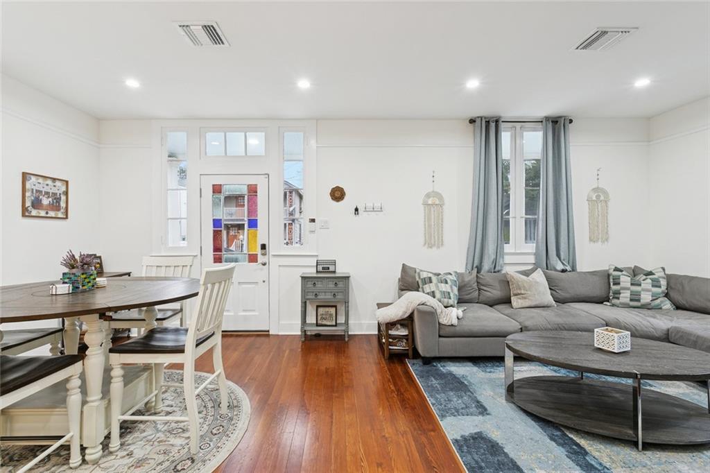 1921 CAMBRONNE Street