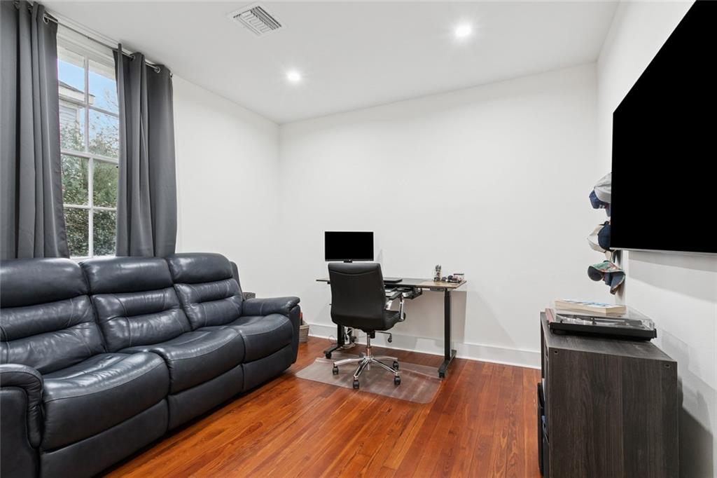 1921 CAMBRONNE Street