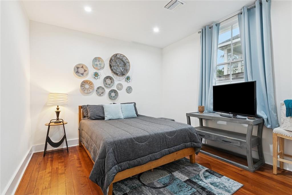 1921 CAMBRONNE Street