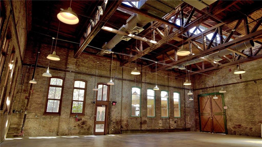 1107 S PETERS Street 302