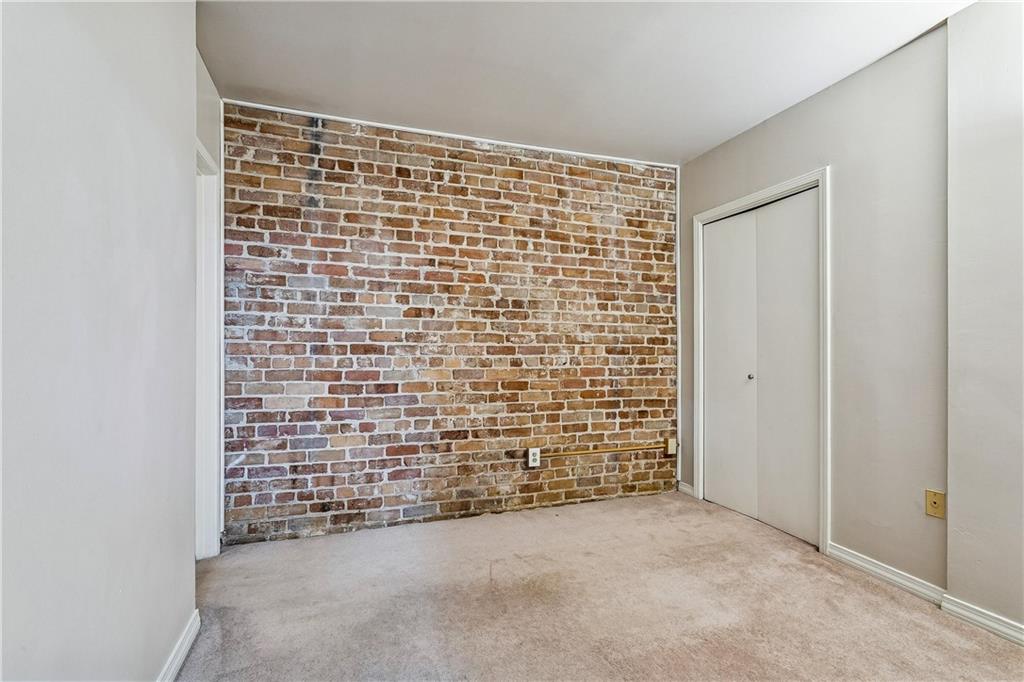 1107 S PETERS Street 302