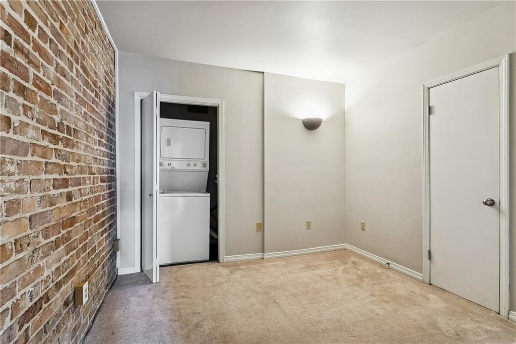 1107 S PETERS Street 302