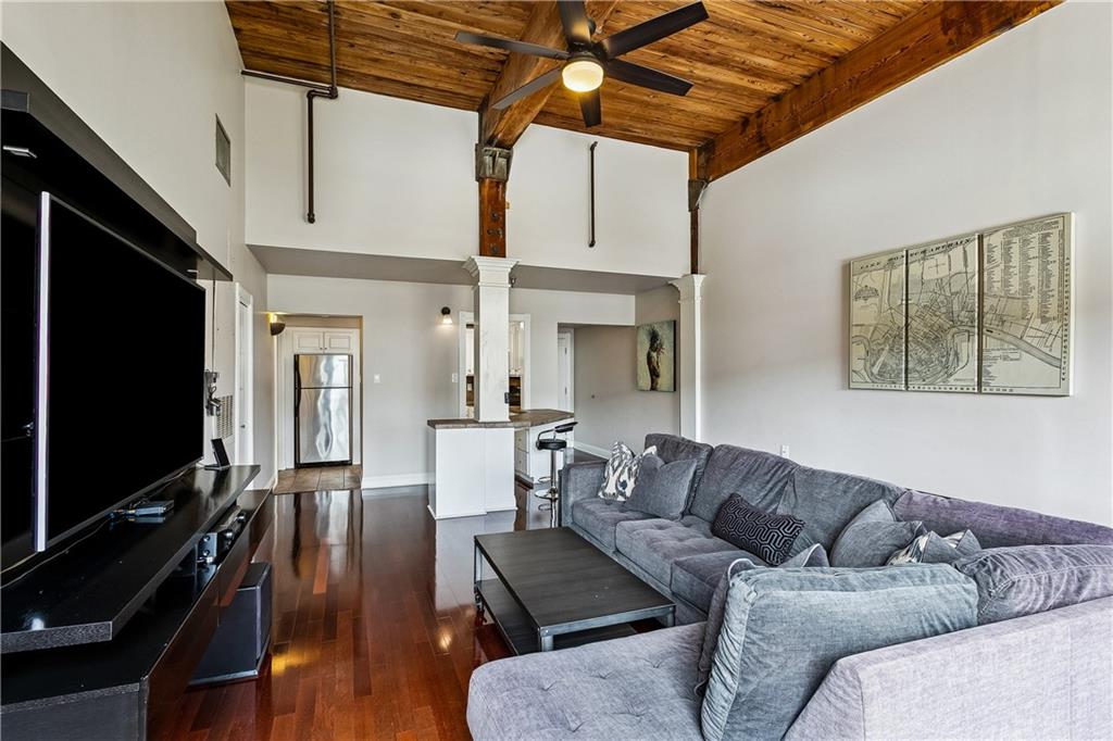 1107 S PETERS Street 302