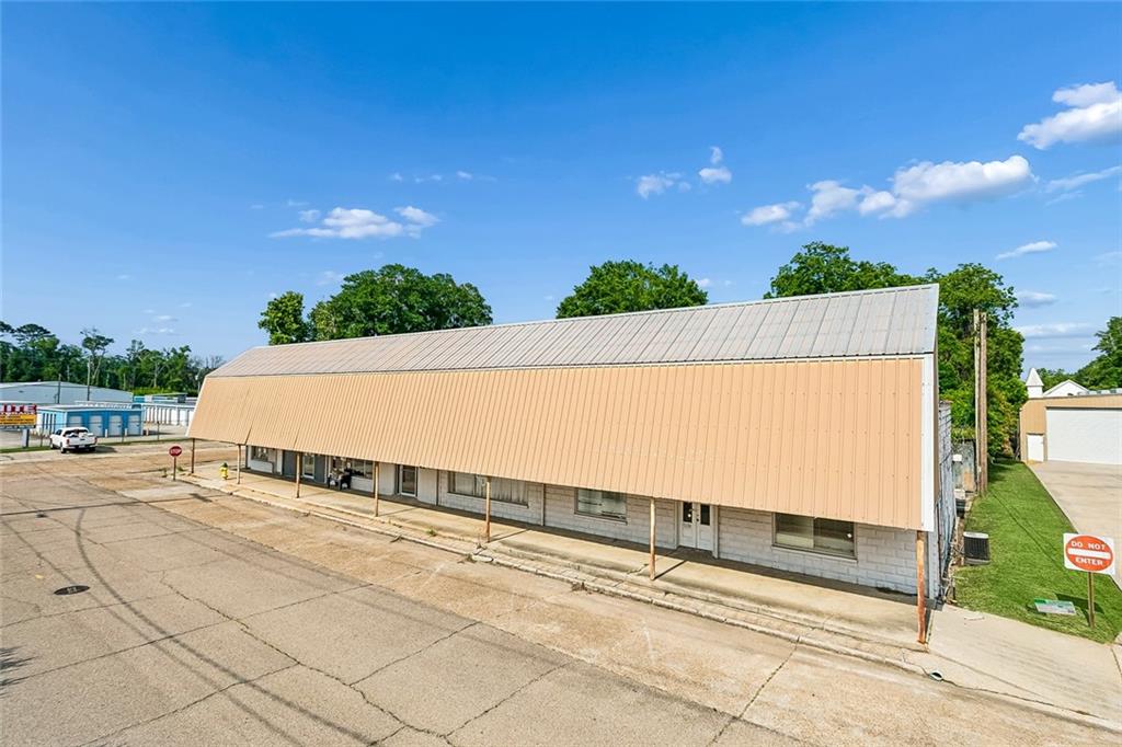 216 NE CENTRAL Avenue