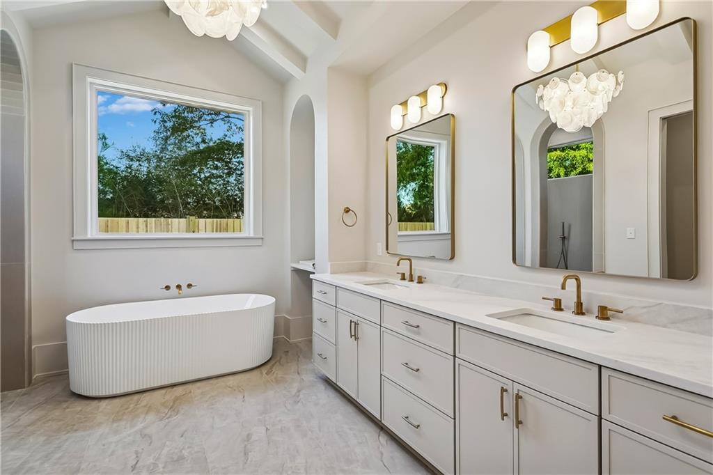 1109 DELTA Lane