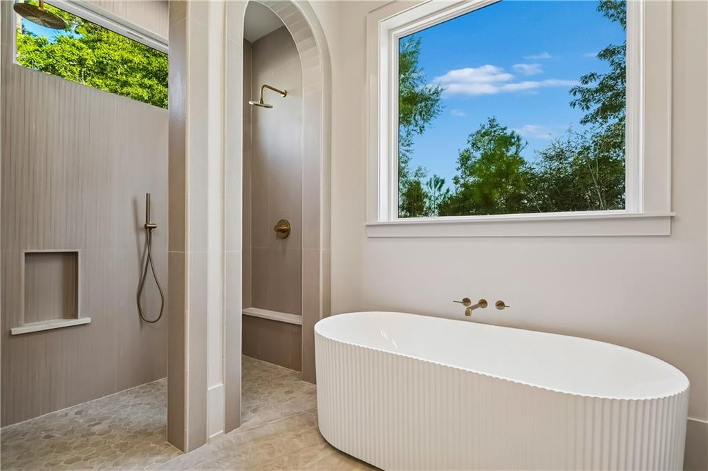 1109 DELTA Lane
