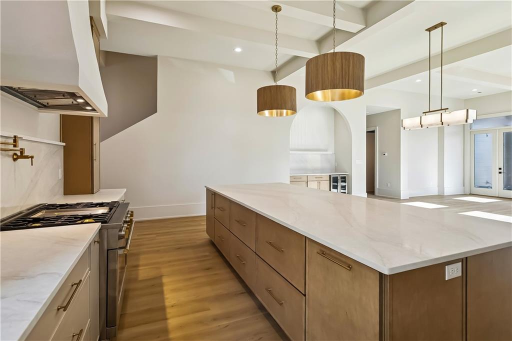 1109 DELTA Lane