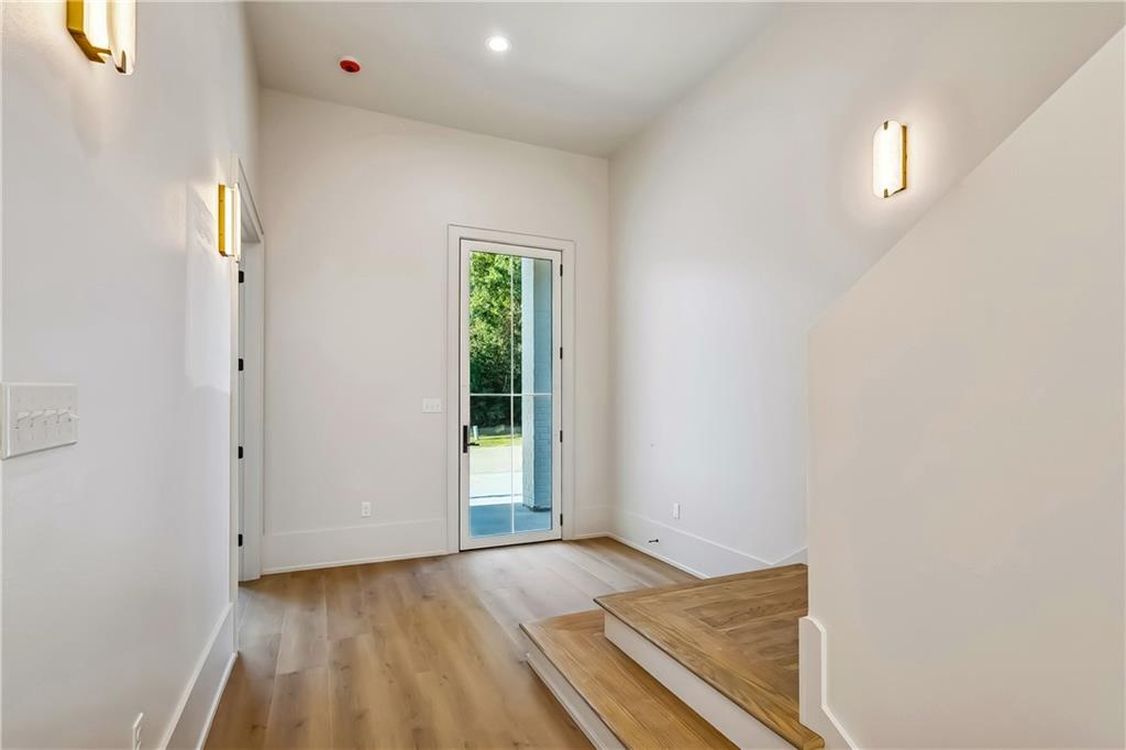 1109 DELTA Lane