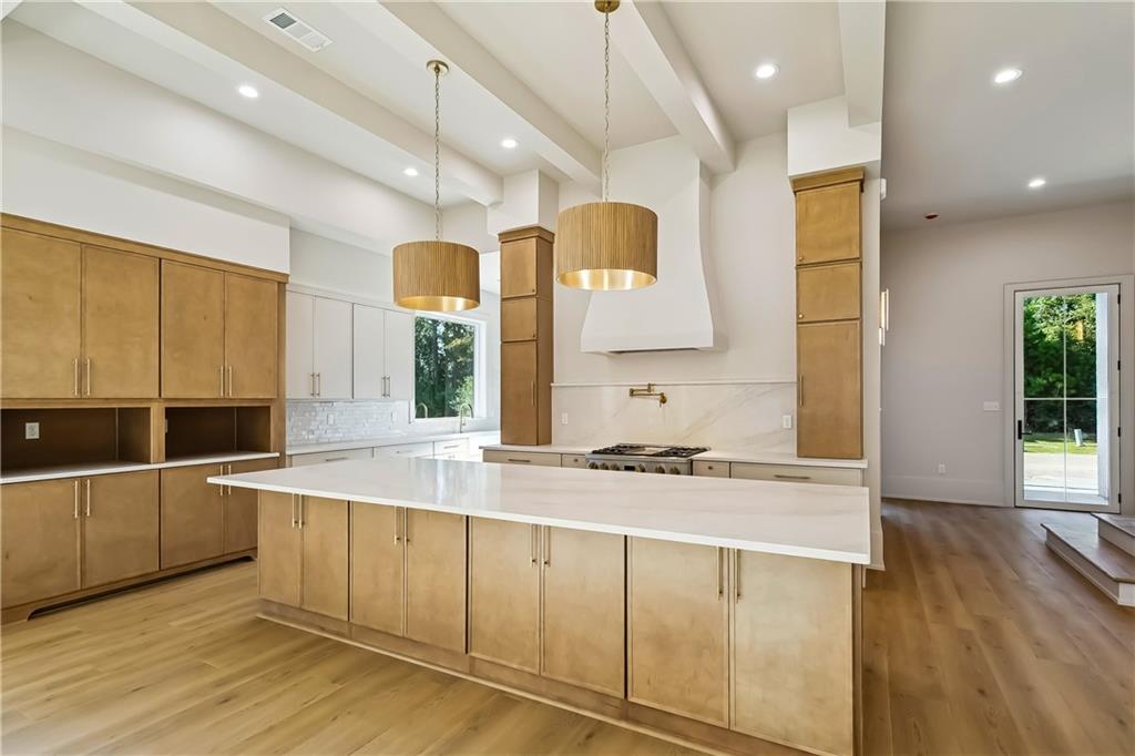 1109 DELTA Lane