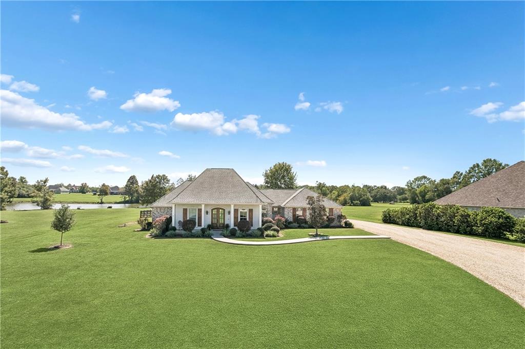 221 HIGHLAND CREST Drive