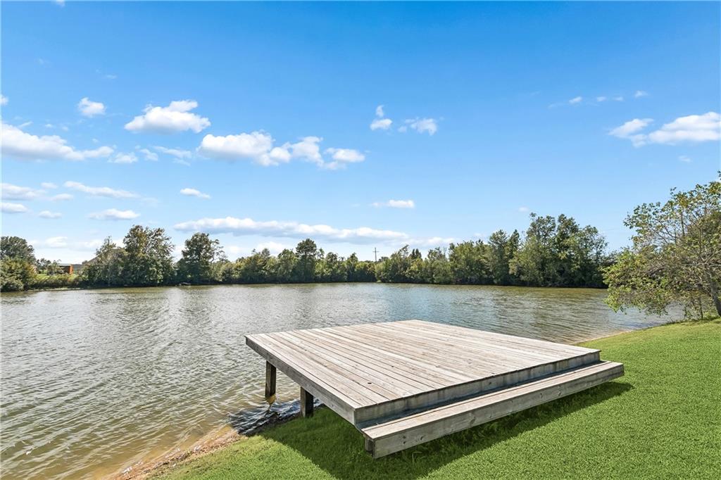 221 HIGHLAND CREST Drive