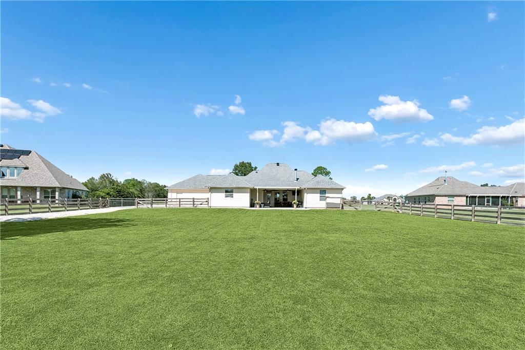 221 HIGHLAND CREST Drive