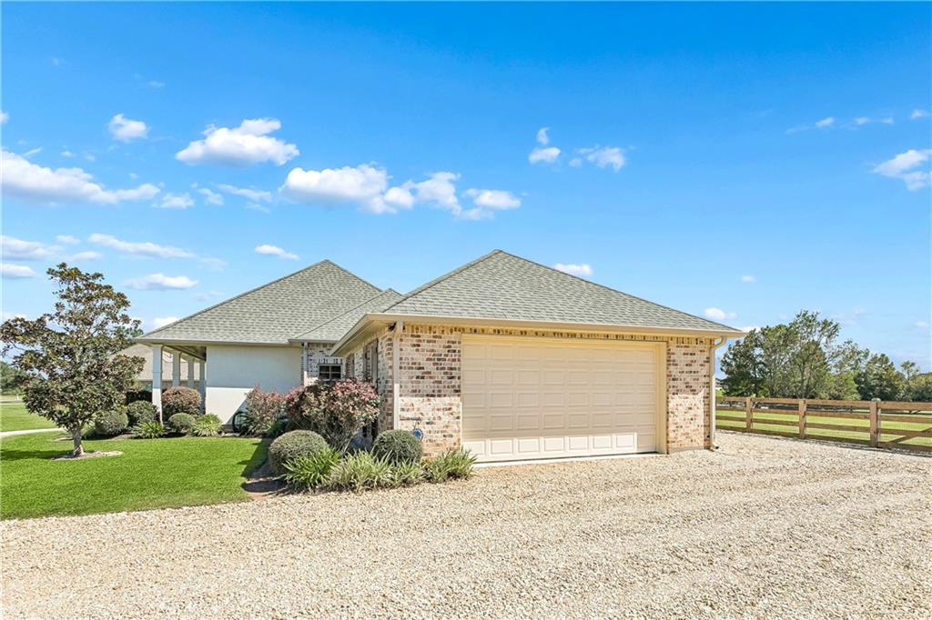 221 HIGHLAND CREST Drive