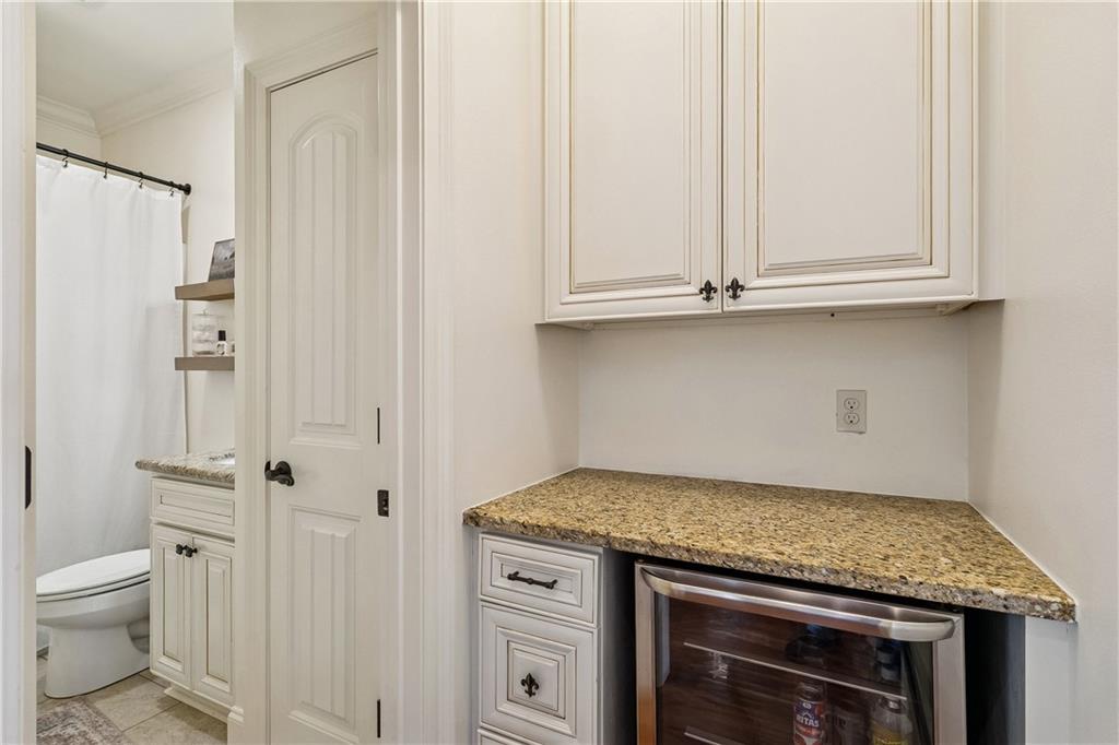 221 HIGHLAND CREST Drive