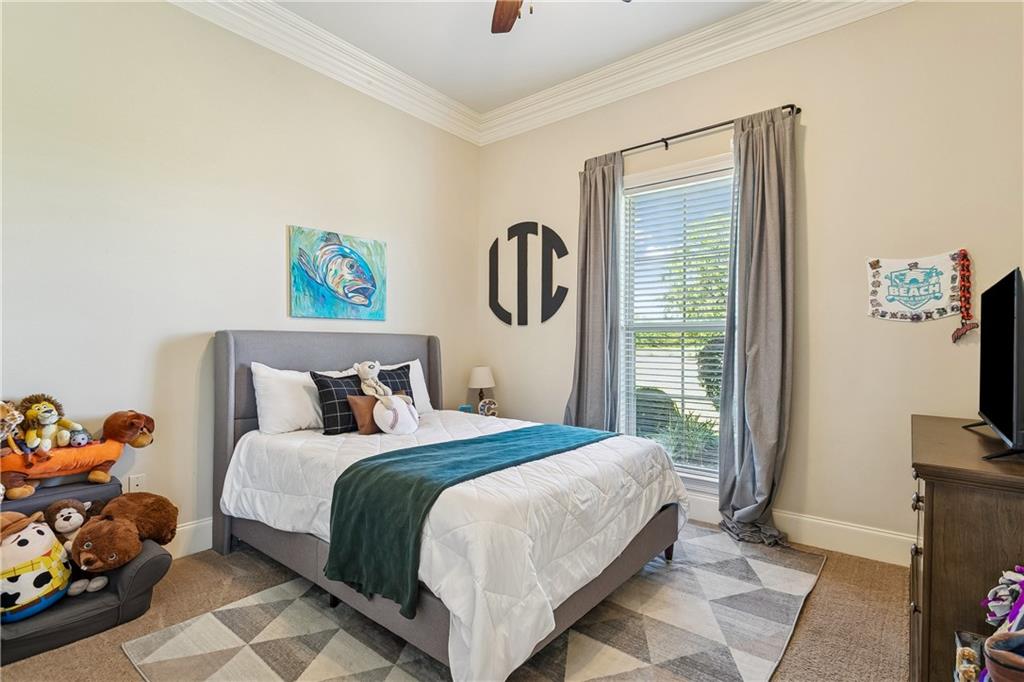 221 HIGHLAND CREST Drive