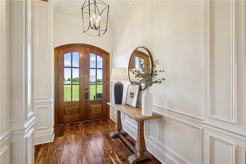 221 HIGHLAND CREST Drive