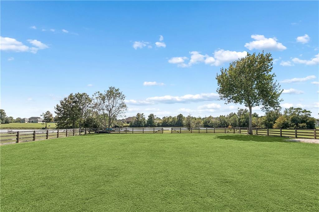 221 HIGHLAND CREST Drive