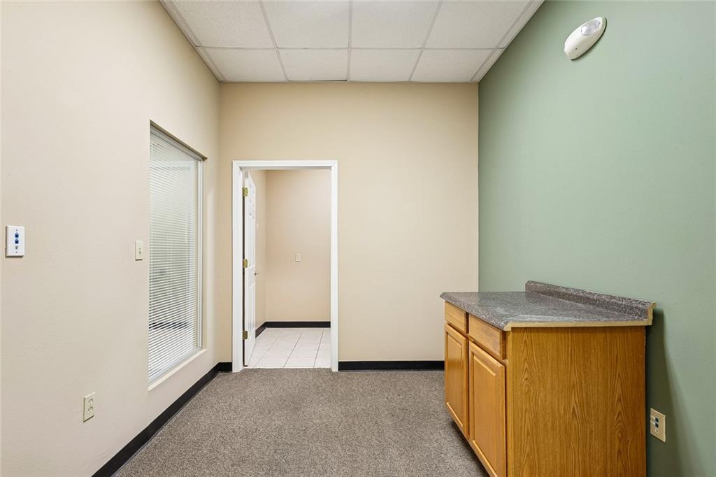 1379 CORPORATE SQUARE Boulevard