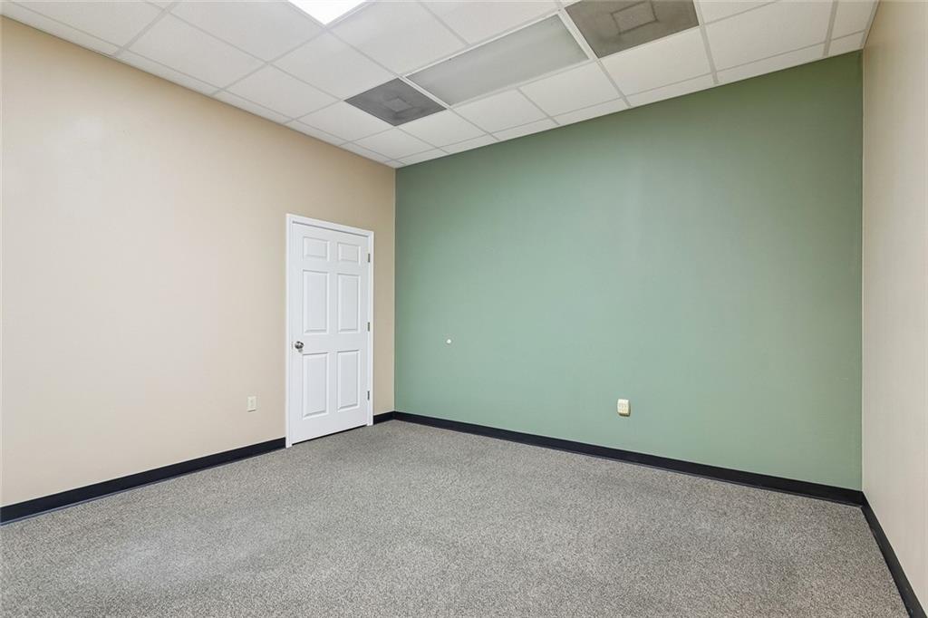 1379 CORPORATE SQUARE Boulevard