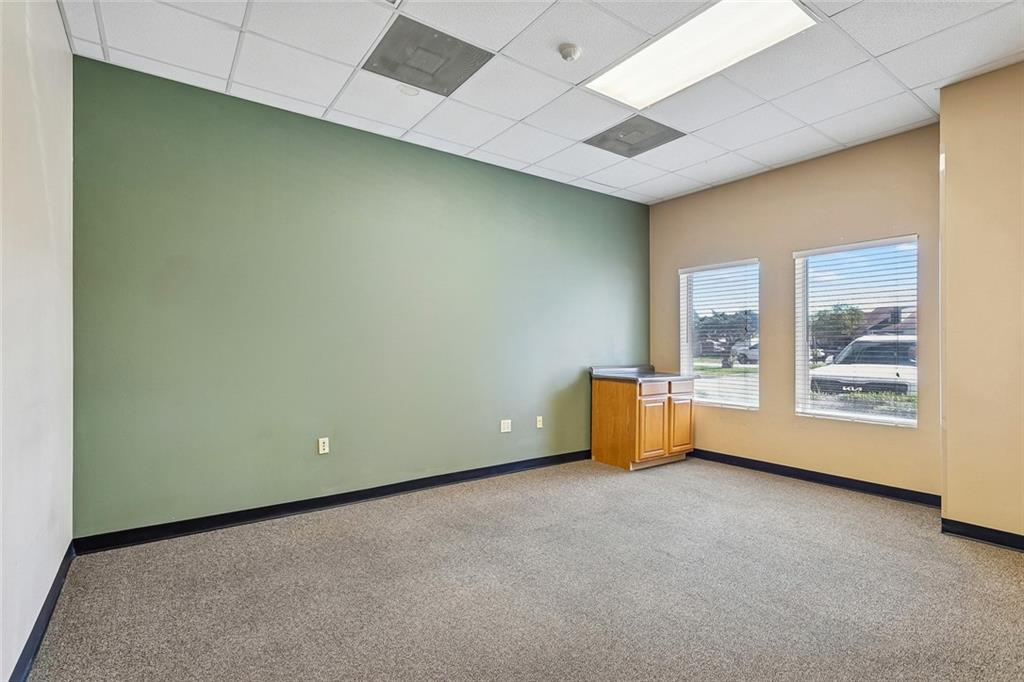1379 CORPORATE SQUARE Boulevard