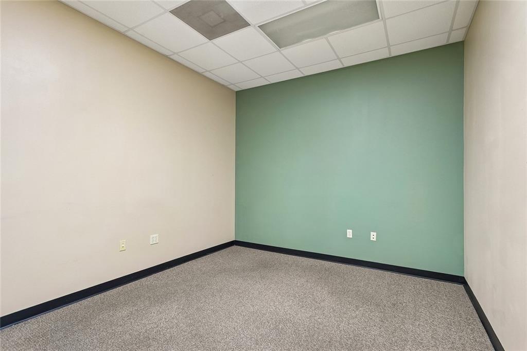 1379 CORPORATE SQUARE Boulevard