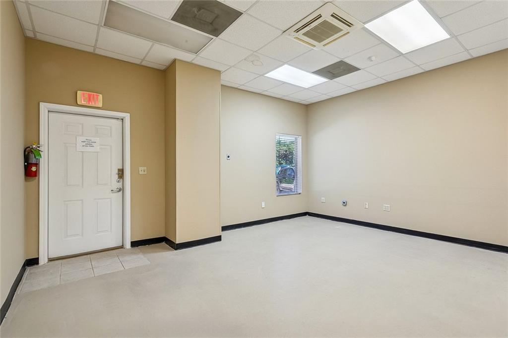 1381 CORPORATE SQUARE Boulevard