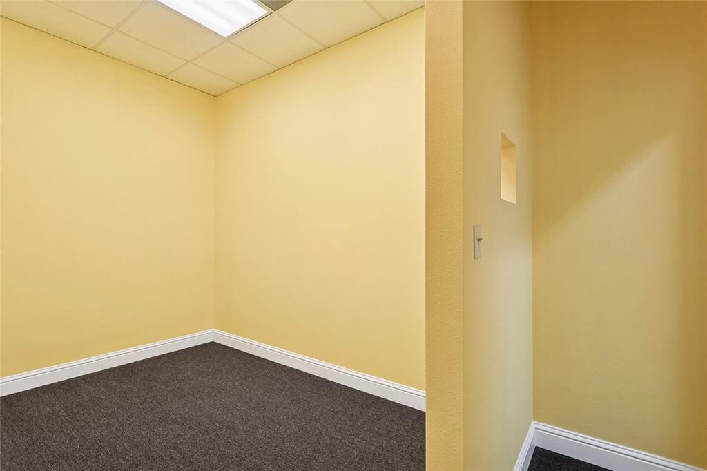 1381 CORPORATE SQUARE Boulevard