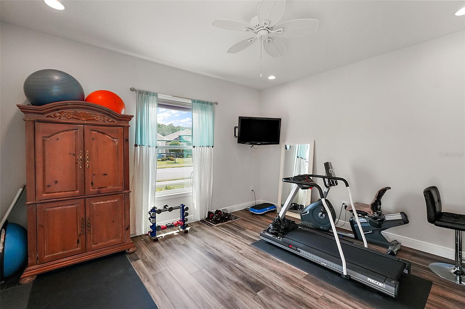 8449 BRIDGEPORT BAY CIRCLE