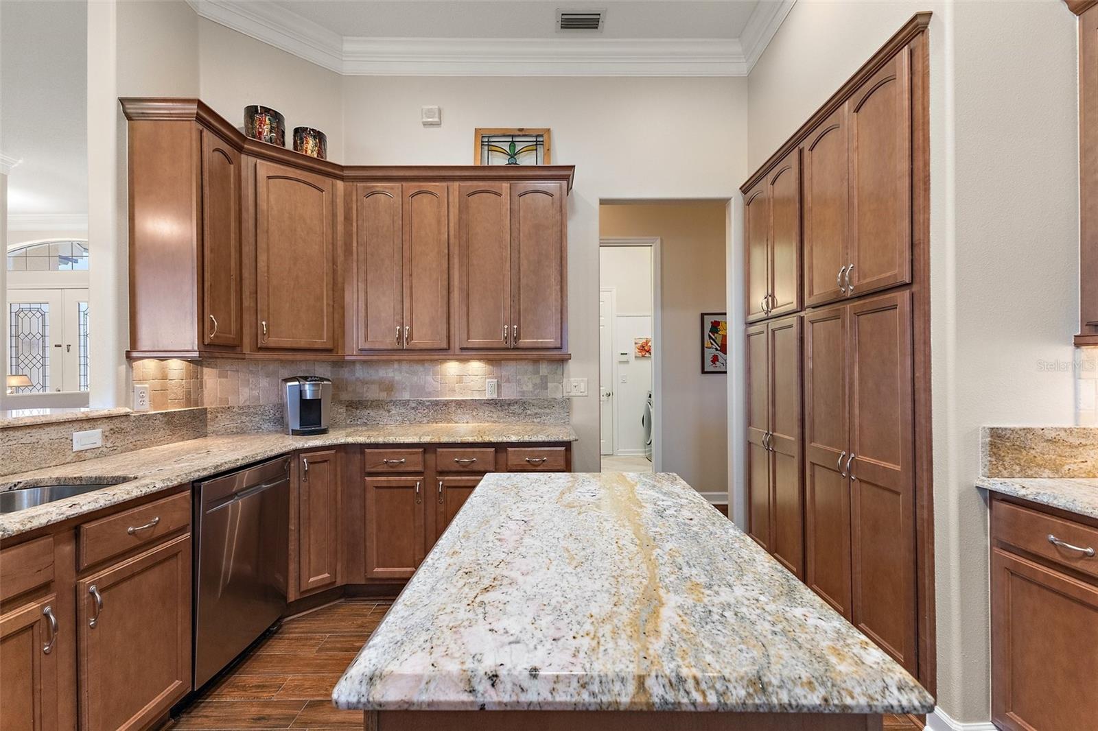 8809 BEACON HILL AVENUE