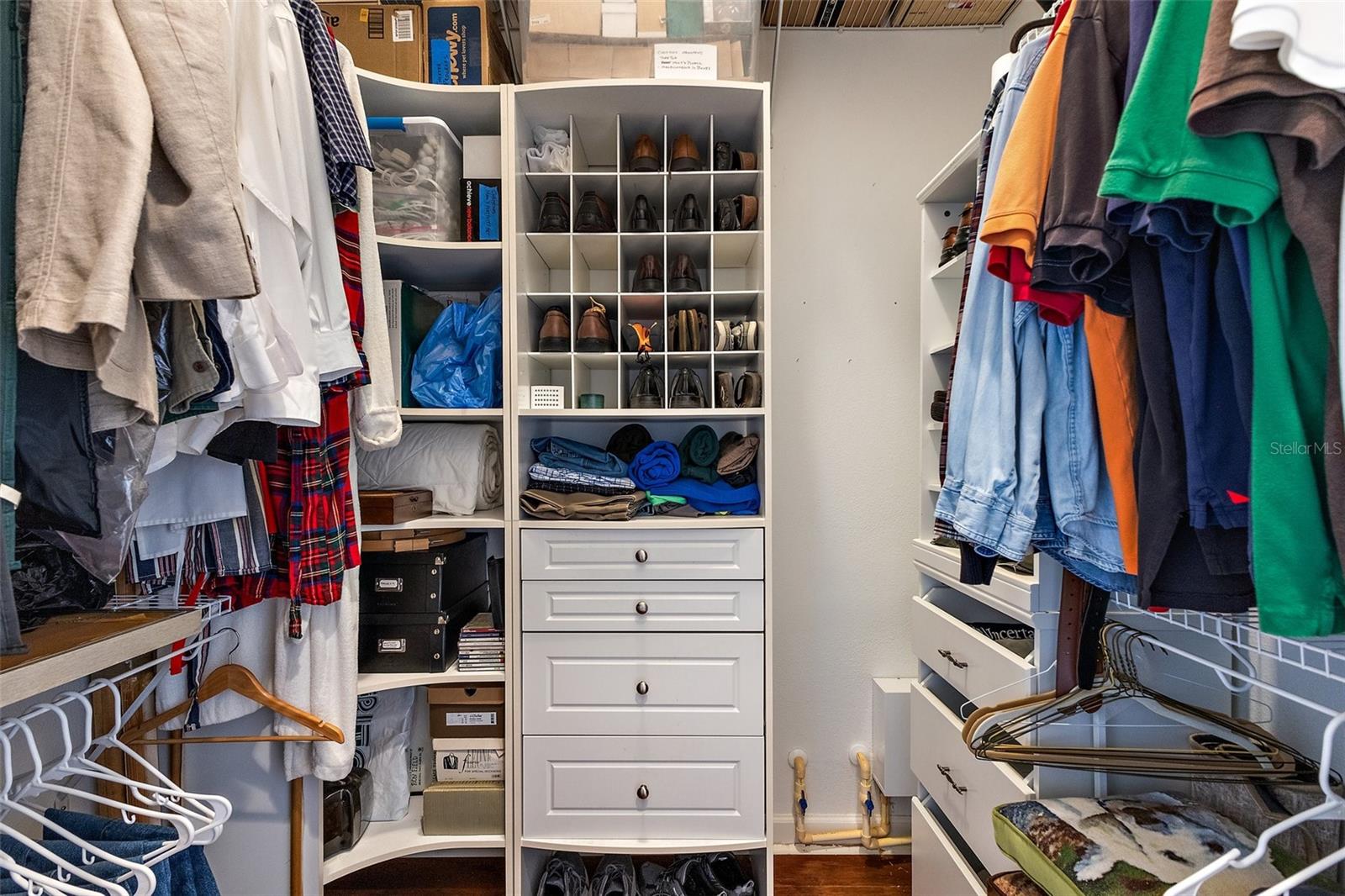 8809 BEACON HILL AVENUE