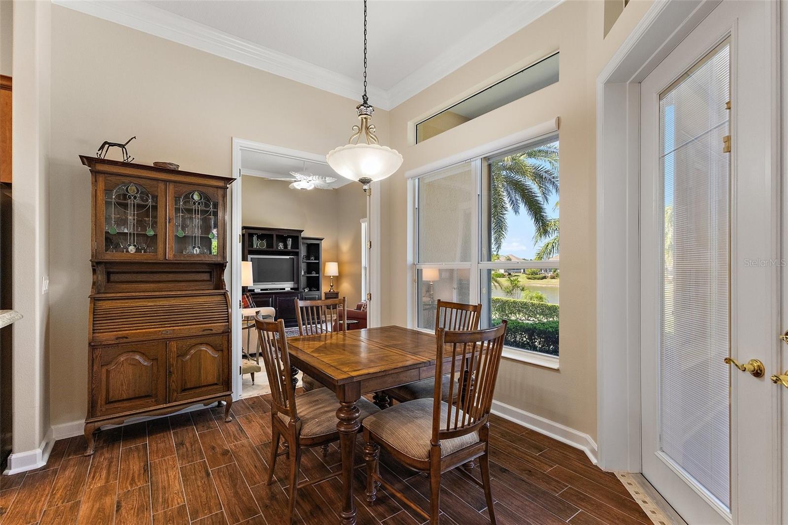 8809 BEACON HILL AVENUE