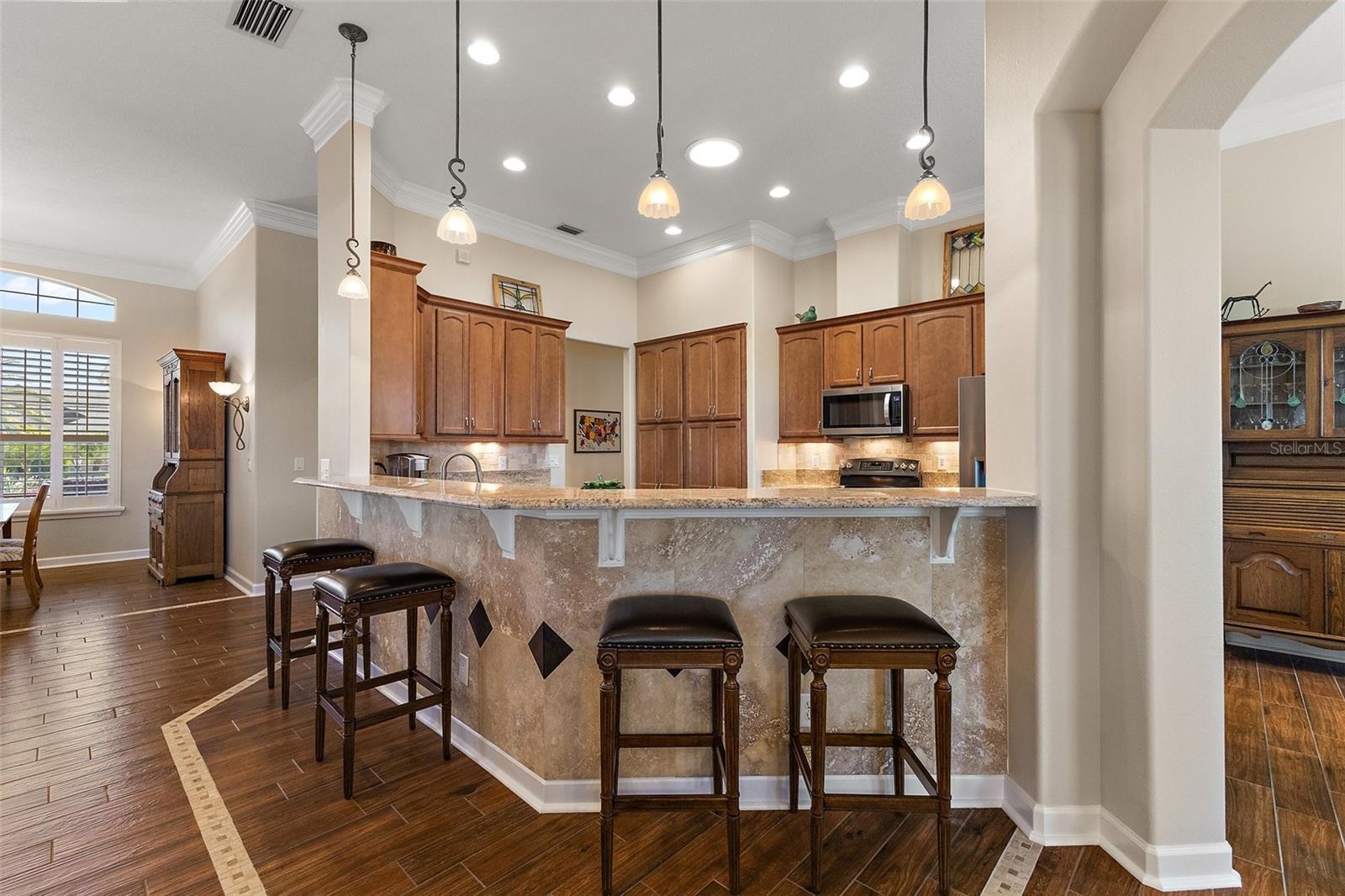 8809 BEACON HILL AVENUE