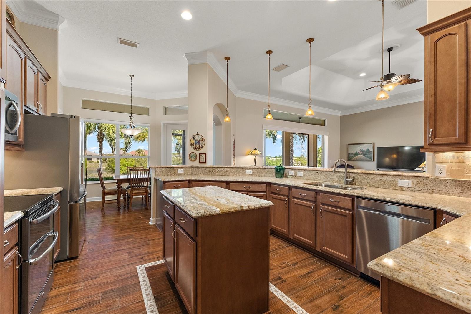 8809 BEACON HILL AVENUE