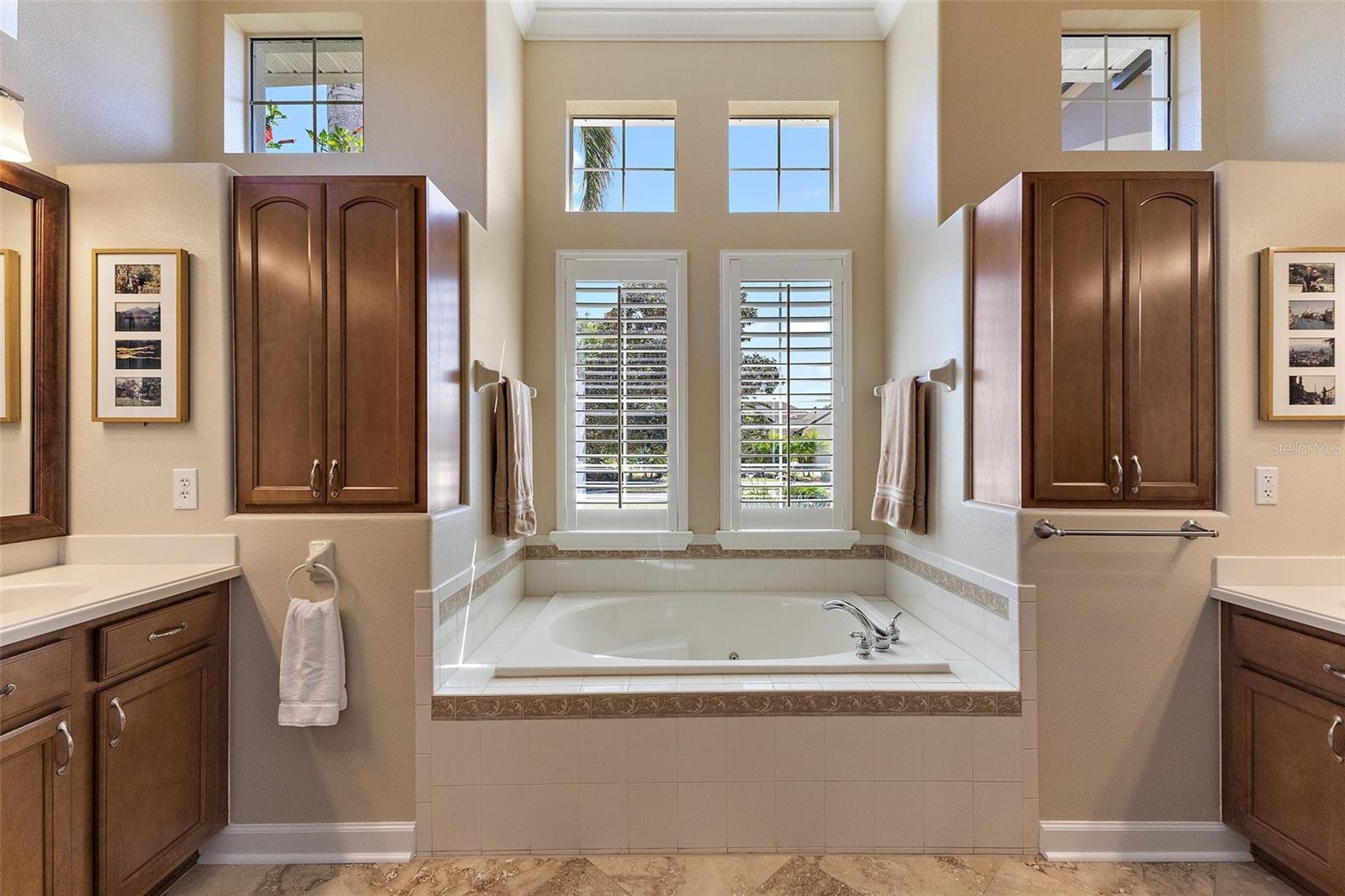 8809 BEACON HILL AVENUE