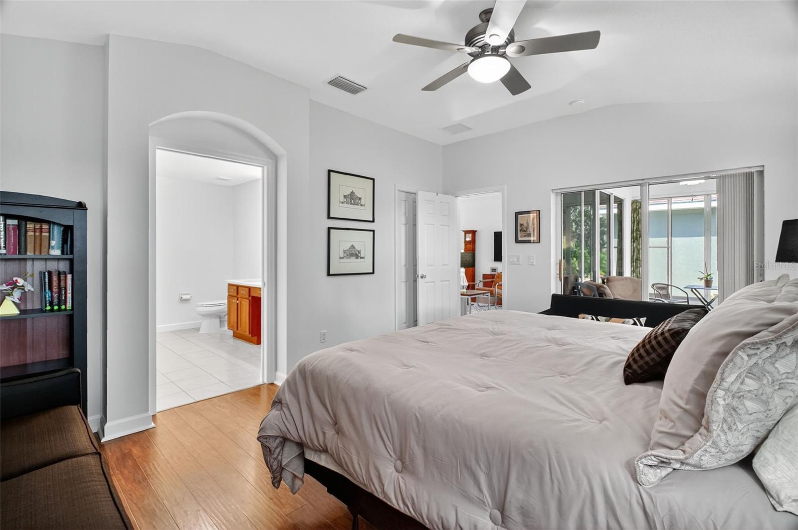 8252 BRIDGEPORT BAY CIRCLE