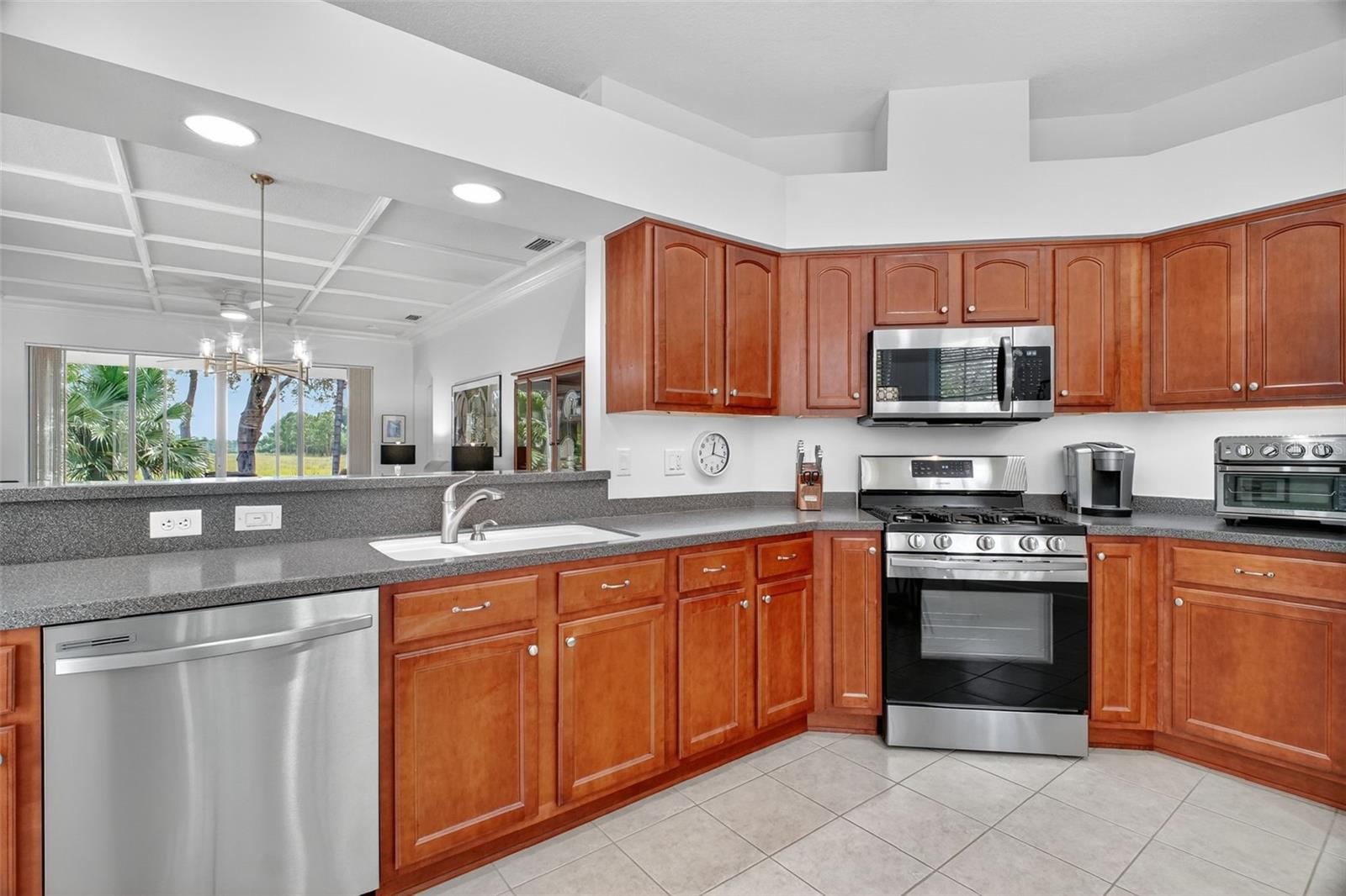 8252 BRIDGEPORT BAY CIRCLE