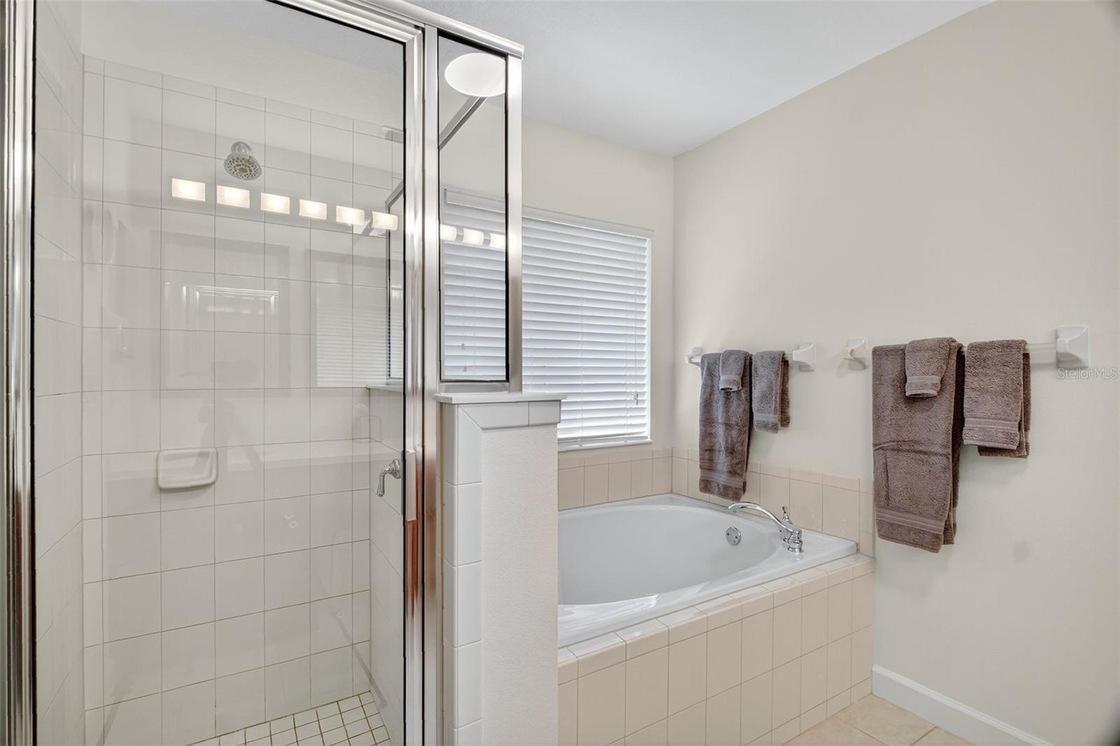 8252 BRIDGEPORT BAY CIRCLE
