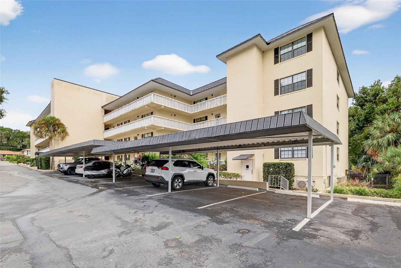 101 N GRANDVIEW ST #210