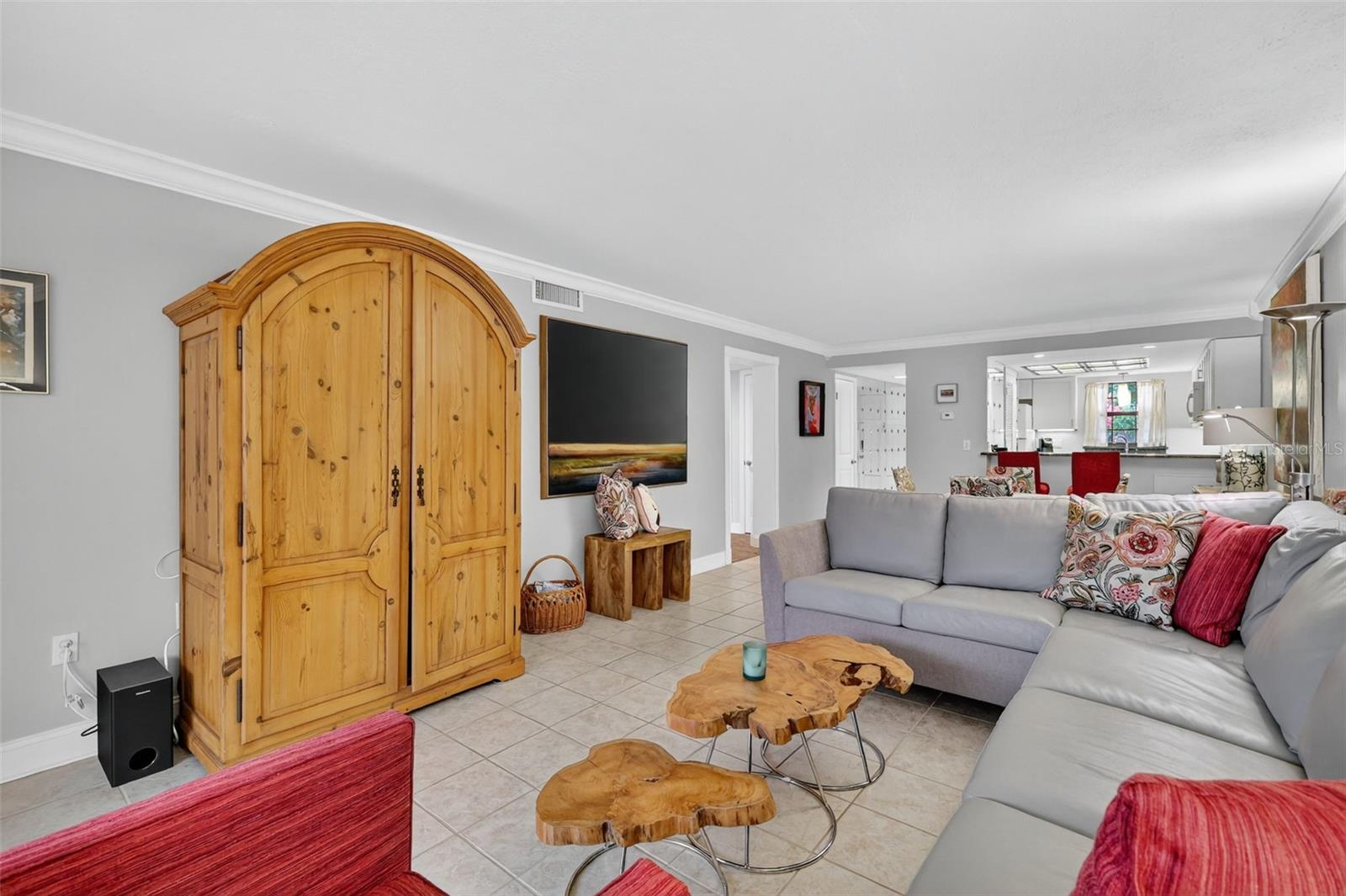 101 N GRANDVIEW ST #210