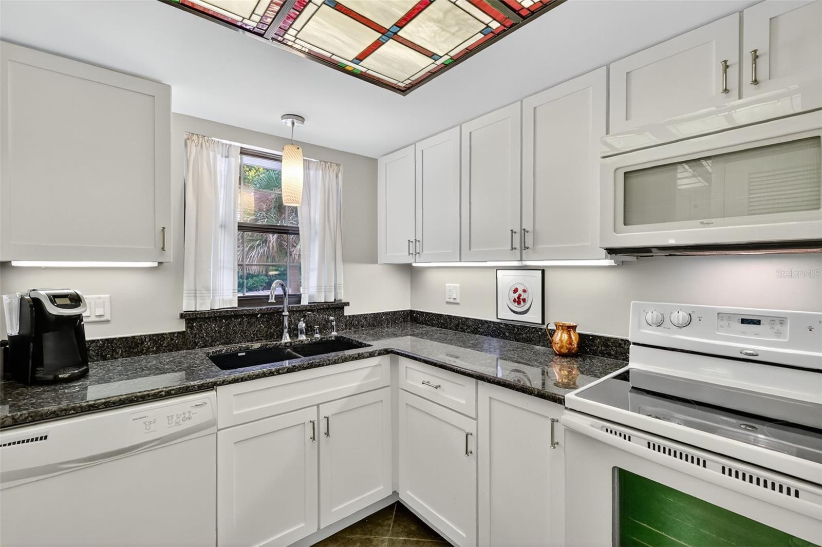101 N GRANDVIEW ST #210