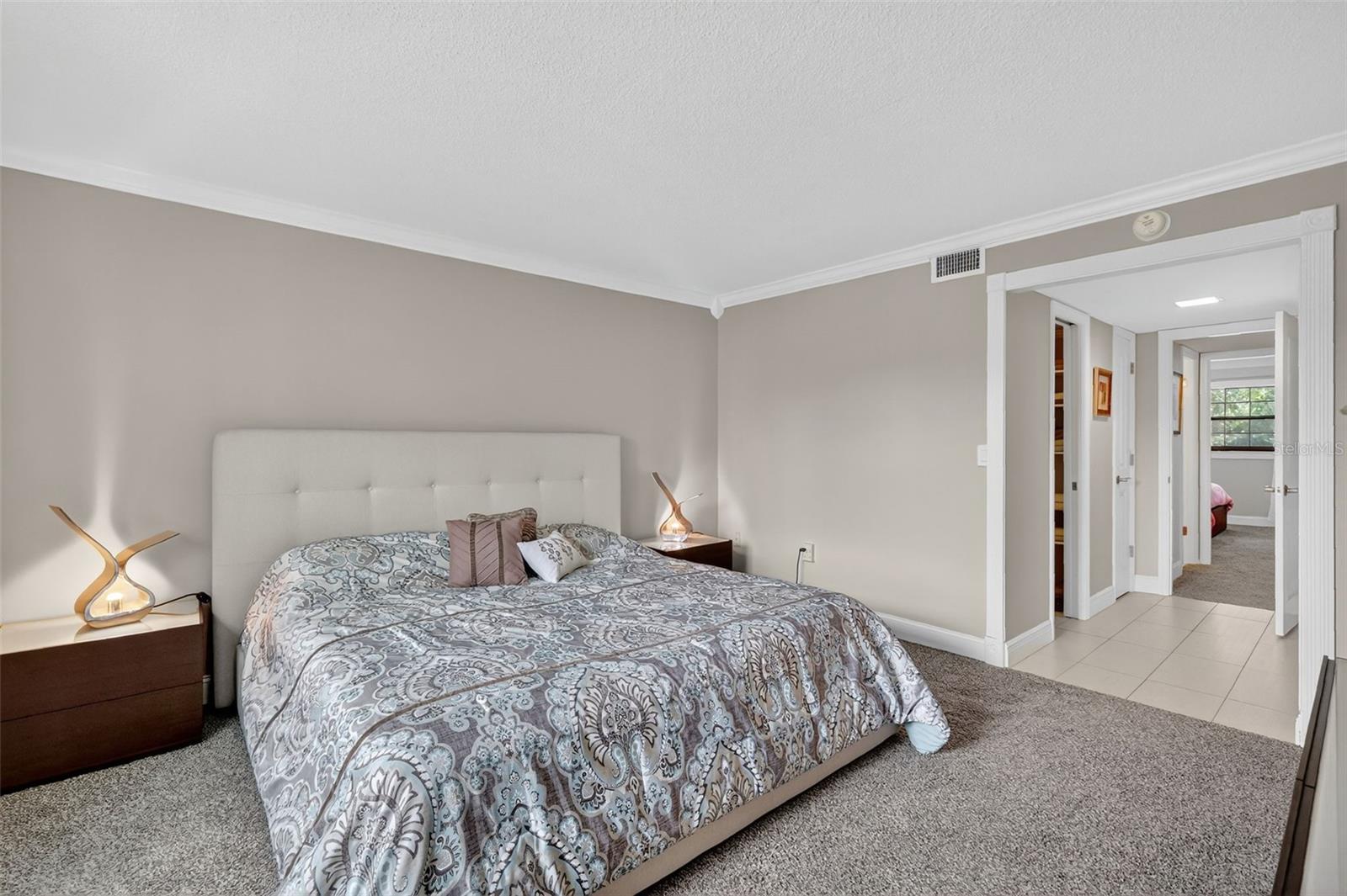 101 N GRANDVIEW ST #210