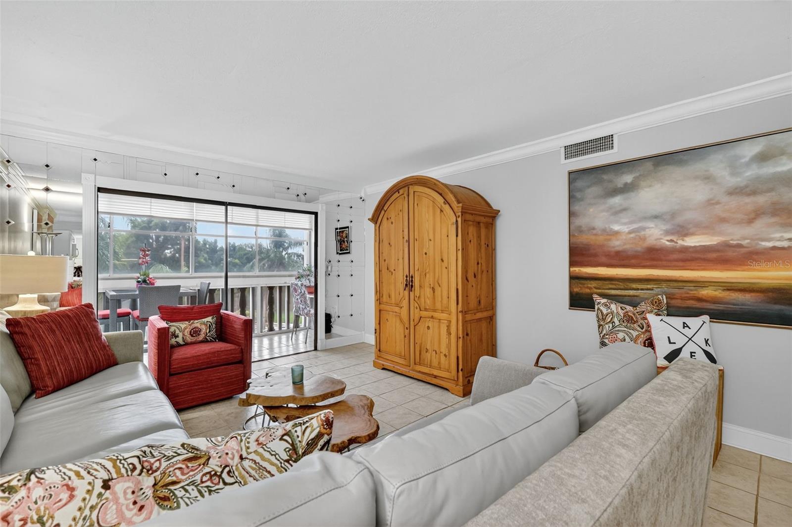 101 N GRANDVIEW ST #210