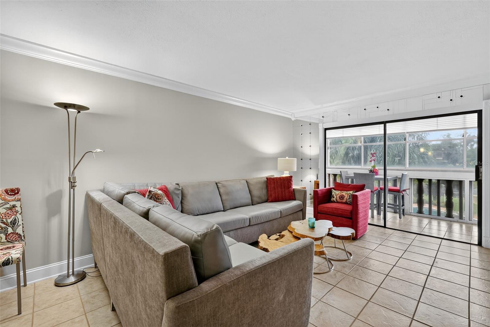 101 N GRANDVIEW ST #210