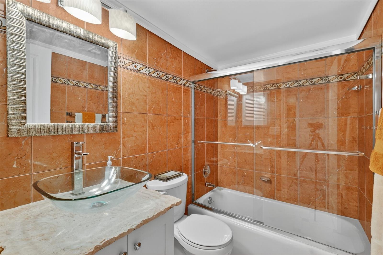 101 N GRANDVIEW ST #210