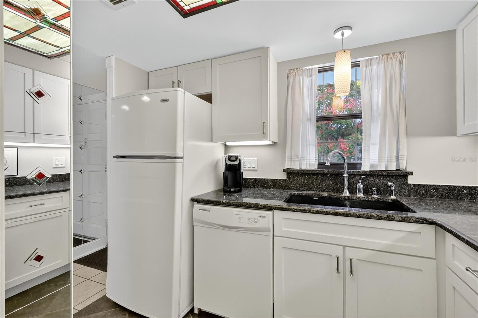 101 N GRANDVIEW ST #210