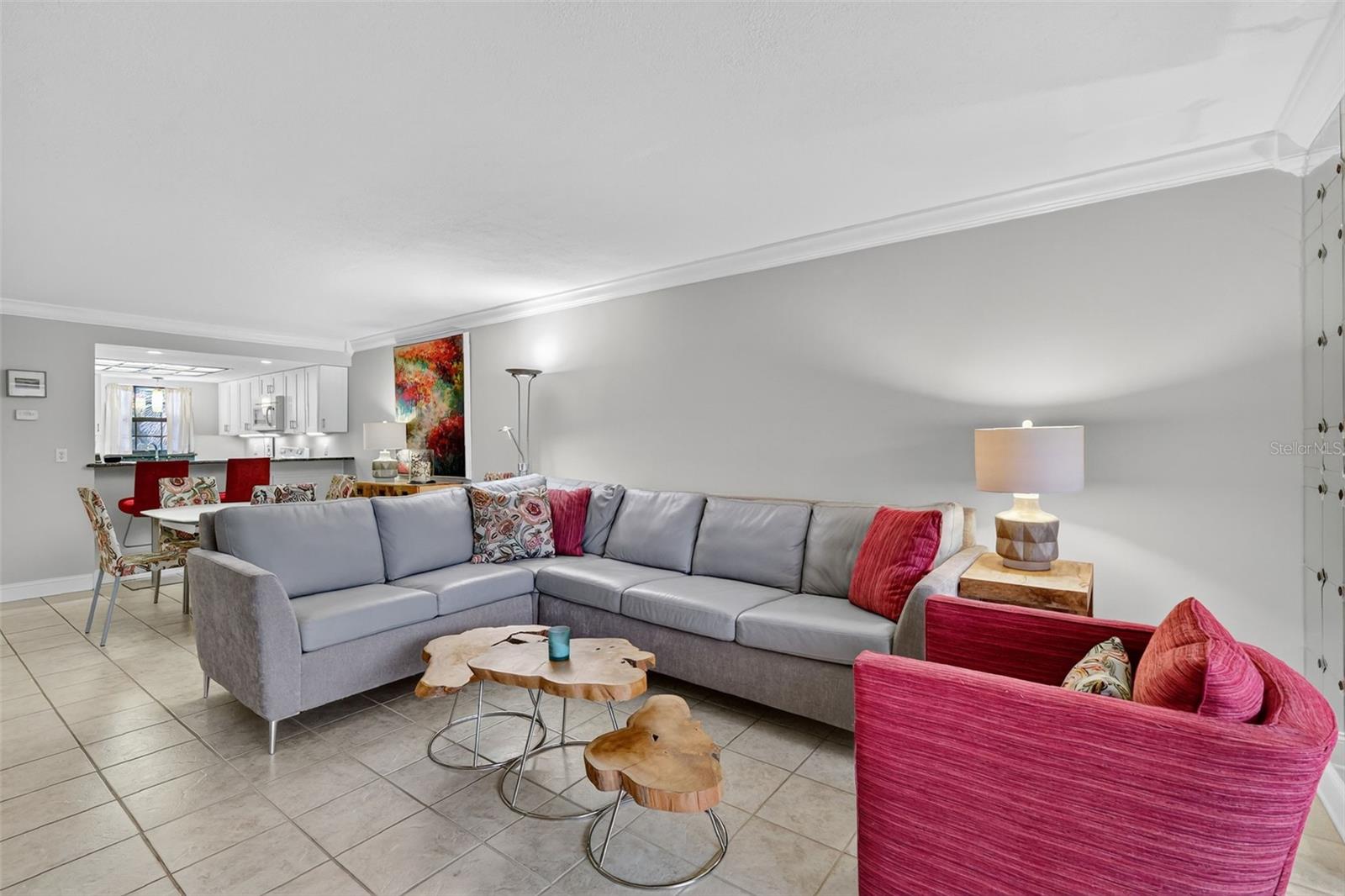 101 N GRANDVIEW ST #210