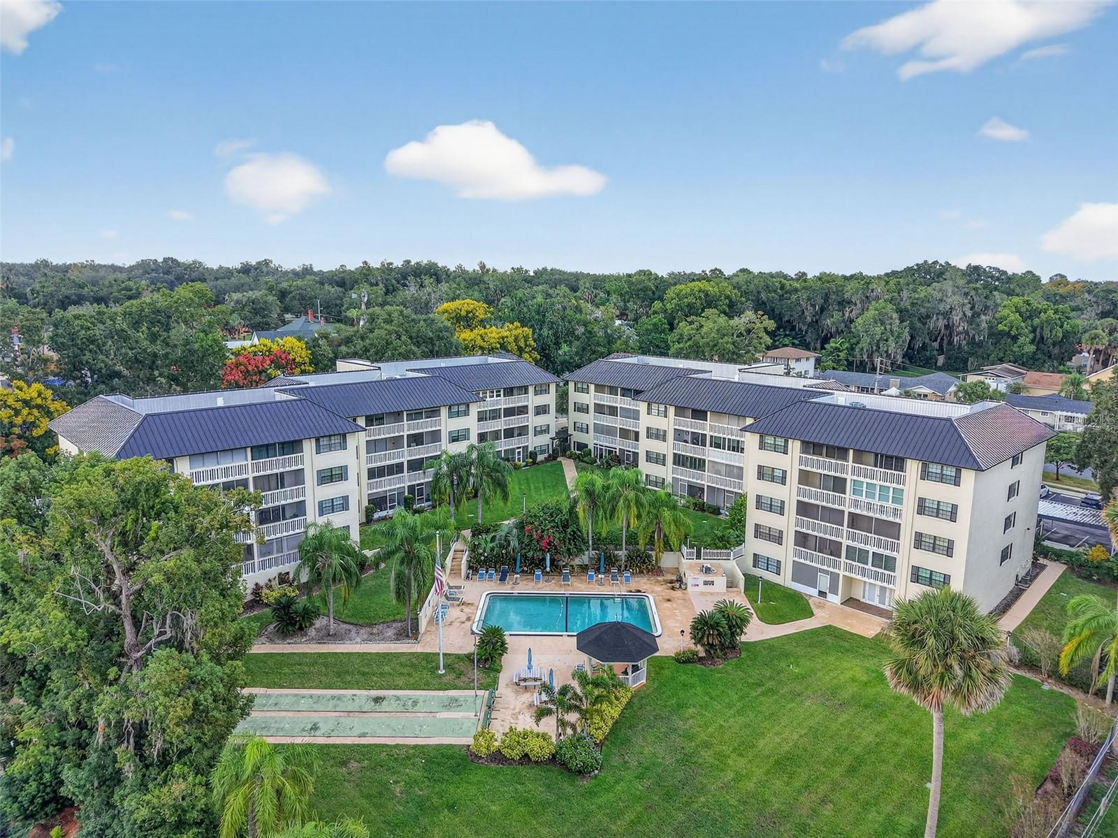101 N GRANDVIEW ST #210