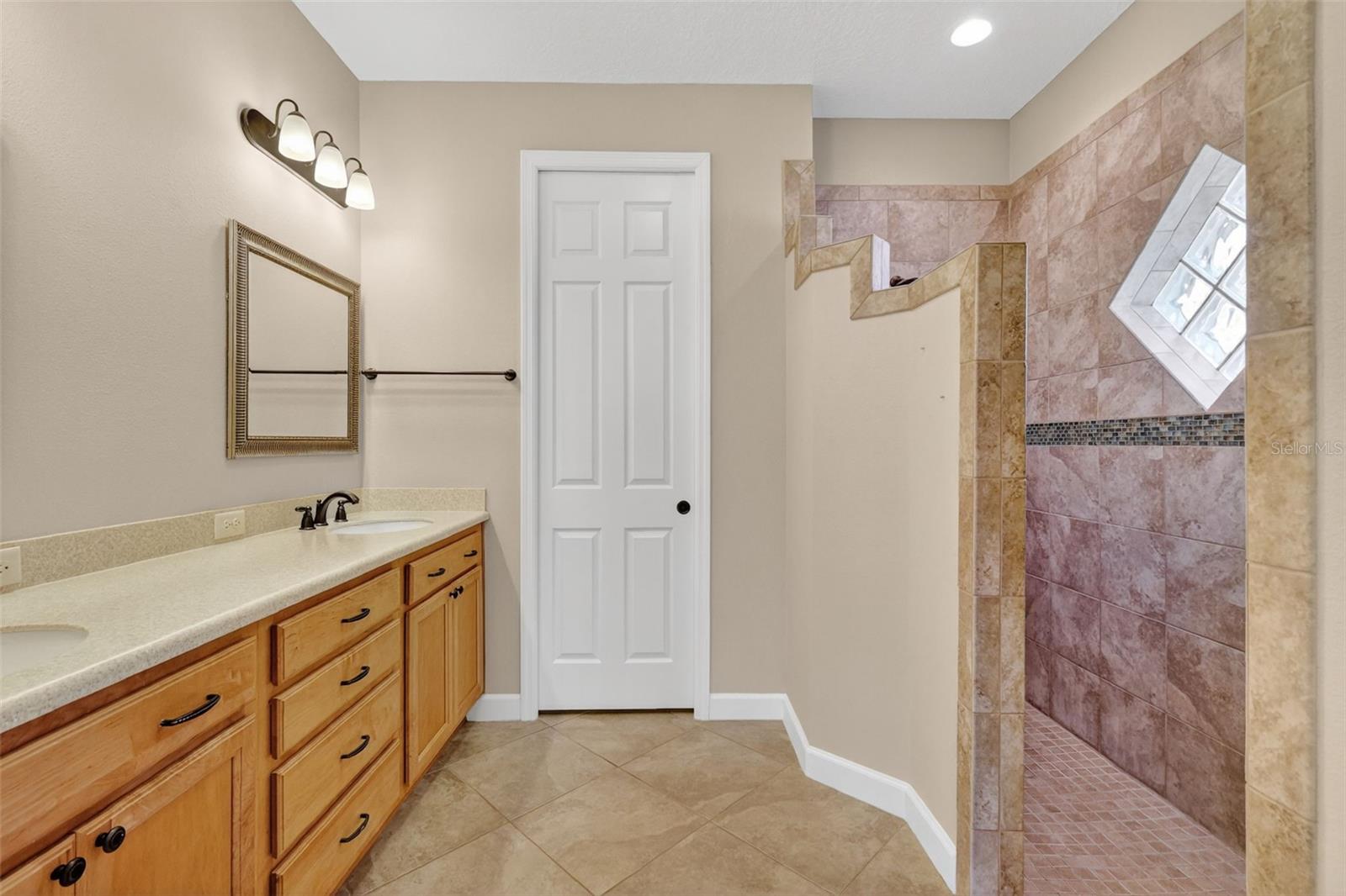 8852 BRIDGEPORT BAY CIR